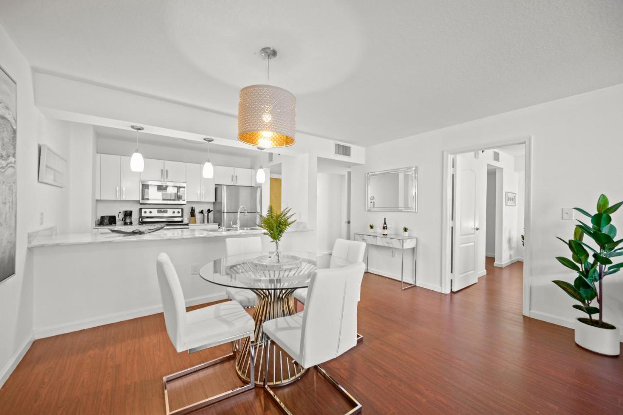 Amazing Condo With Free Parking In Brickell Miami Exterior photo