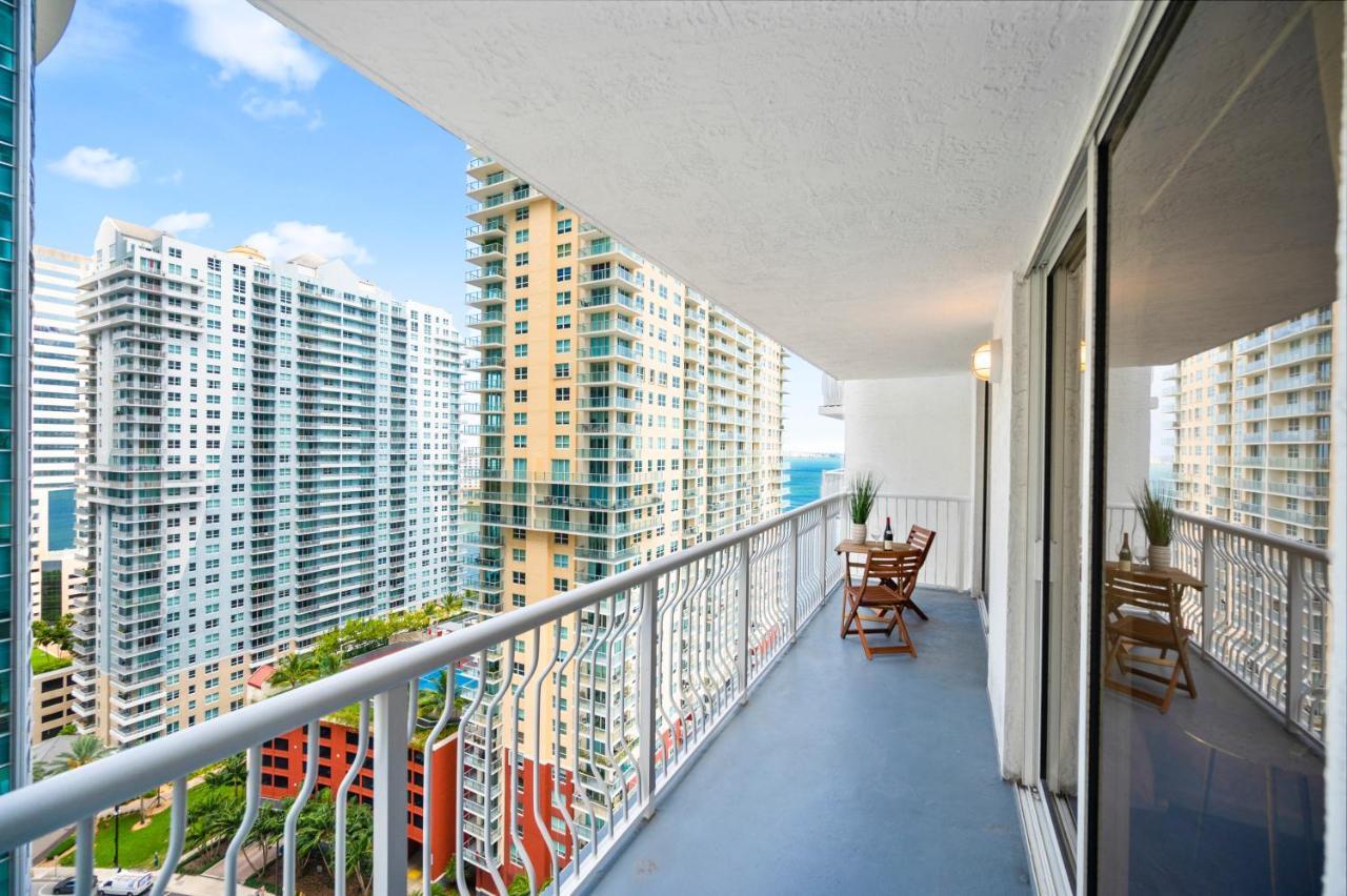 Amazing Condo With Free Parking In Brickell Miami Exterior photo